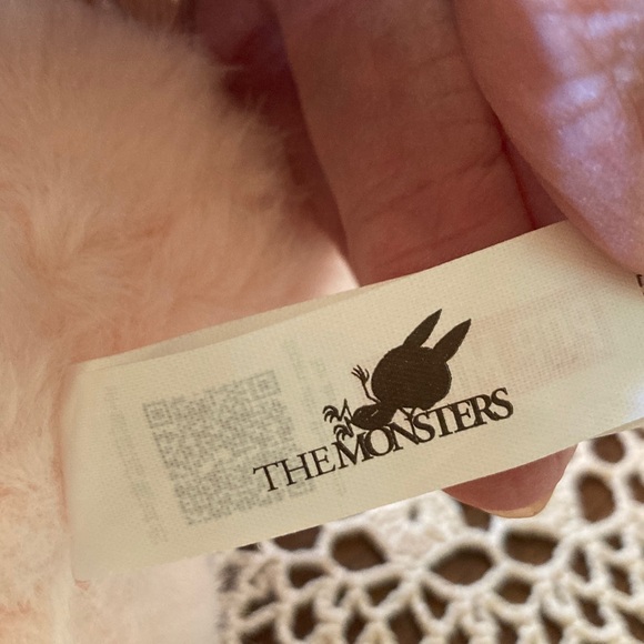 LABUBU Pop Mart DOLL, Labubu HAVE A SEAT Authentic, DADA (PINK) heart eyes! - Picture 6 of 14